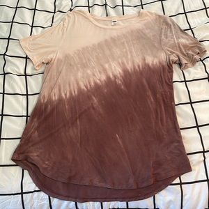 Women’s lightweight tee size medium